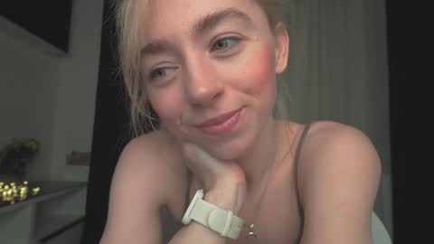 Snapshot of ameliamber0 chatting on January 25, 6:02 pm Amelia online show from January 25, 6:02 pm