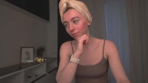 Snapshot of ameliamber0 chatting on January 25, 2:58 pm Amelia online show from January 25, 2:58 pm