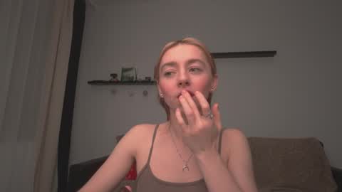 Snapshot of ameliamber0 chatting on February 21, 5:09 pm Amelia online show from February 21, 5:09 pm