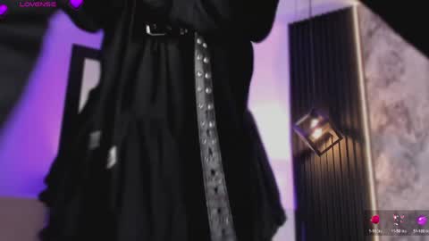 Amelianaughty  online show from April 18, 7:58 pm