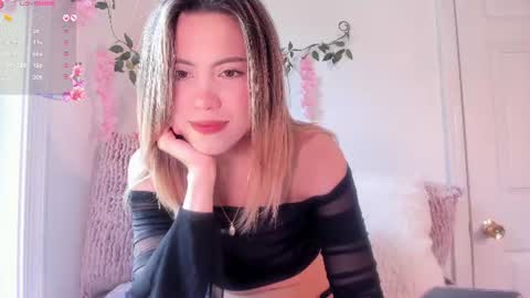 Amelia online show from July 3, 7:51 pm