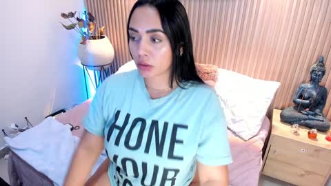 Snapshot of amelie_x chatting on January 9, 4:49 pm Amelie online show from January 9, 4:49 pm