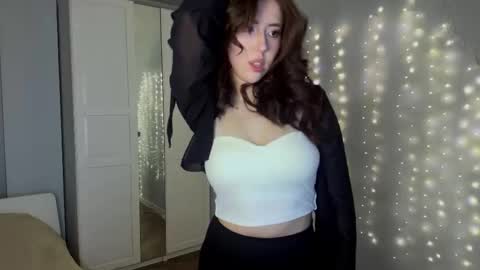 ameliiaaa__ online show from March 3, 5:20 pm
