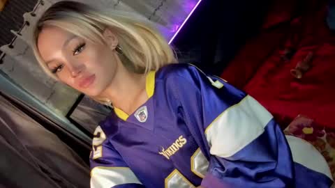 amelinckx online show from February 18, 8:58 pm