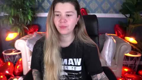 amellymillyy online show from February 14, 1:36 pm