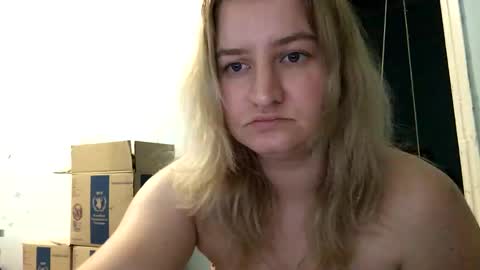 amely12 online show from January 4, 4:22 pm