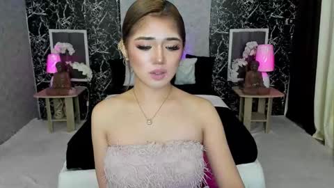 Claire online show from November 7, 7:11 am