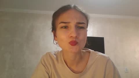 Julia  online show from September 15, 10:17 am