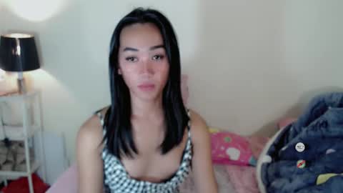 Snapshot of ami_lewis chatting on October 1, 4:22 am JOANNA online show from October 1, 4:22 am