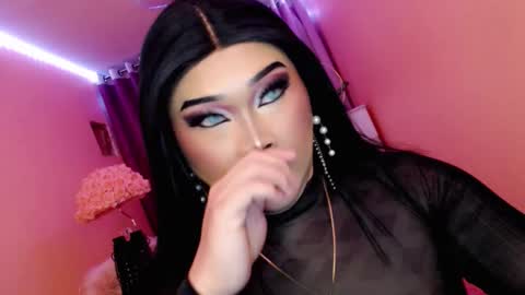 Queen Mireska online show from September 11, 11:11 am