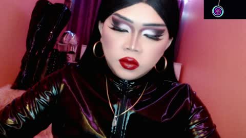 Queen Mireska online show from April 2, 4:14 pm