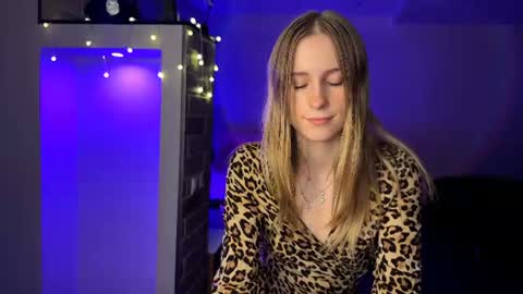 Amily online show from July 29, 11:49 pm
