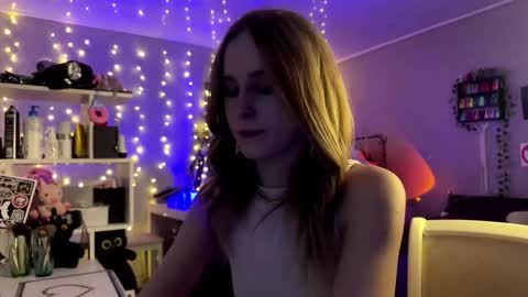 Amily online show from March 14, 2:54 pm