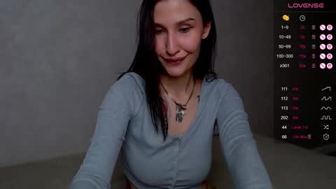 Snapshot of aminegulse chatting on October 18, 12:37 am Camilla online show from October 18, 12:37 am