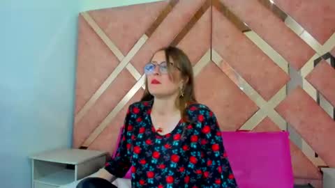 amira xx2 online show from June 25, 2:33 pm