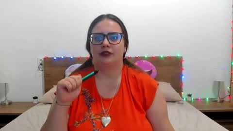 Amira Vyxen online show from January 13, 11:45 pm