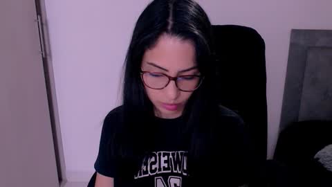 Snapshot of ammanda_ chatting on October 15, 1:20 am diana online show from October 15, 1:20 am