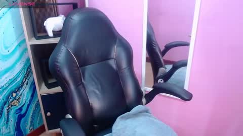 IM AMMY online show from December 18, 4:57 pm