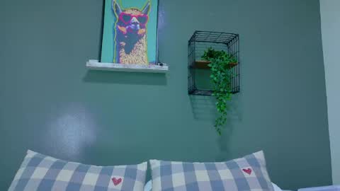 A M M Y  online show from April 17, 9:33 am