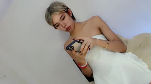 Belle Tylor online show from January 28, 4:50 am