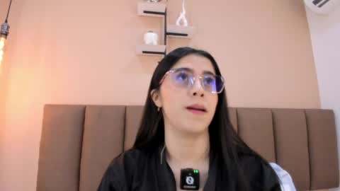 amy__wats0n online show from June 2, 7:05 pm