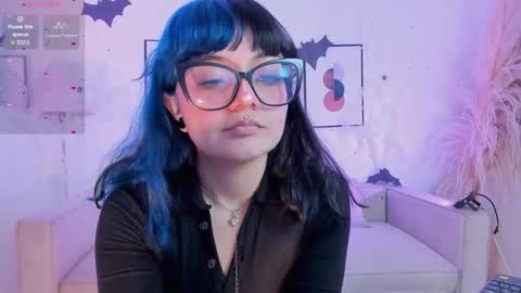 Hello I am Allison Welcome to my room and let is  have a good time together whith me online show from October 31, 12:00 am
