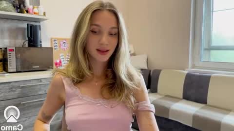 Snapshot of amy_meoww chatting on September 13, 1:57 pm amy_meoww online show from September 13, 1:57 pm