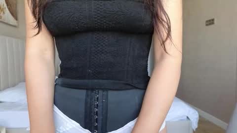 Snapshot of amyalwayshere chatting on September 28, 8:23 am girl next door named Amy online show from September 28, 8:23 am