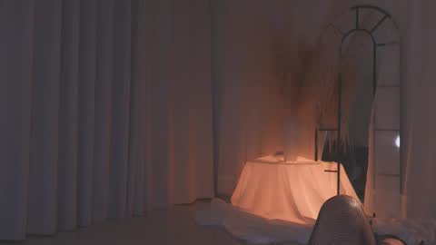 Amy Armstrong online show from November 5, 11:18 pm