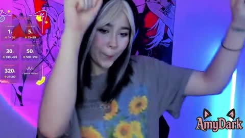 Amy online show from April 9, 12:00 pm