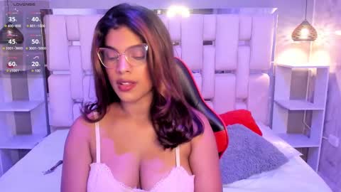 amyevan_ online show from October 14, 8:45 pm