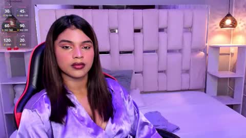 amyevan_ online show from October 19, 9:41 pm