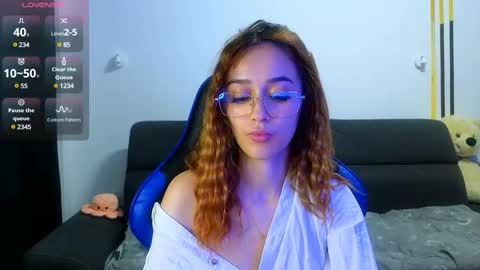 amykentt online show from March 8, 4:28 pm