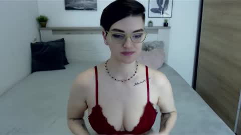 Hi there guys  My pleasure in your hands  pvt is open online show from April 3, 8:16 pm