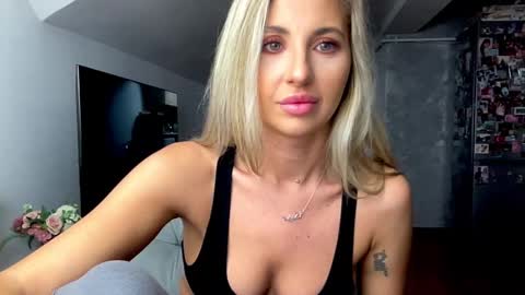 amyroberta92 online show from November 13, 8:06 am