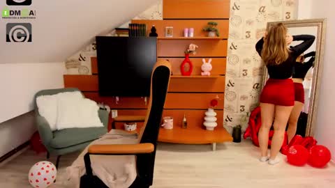 AmyRossie online show from March 10, 1:54 pm