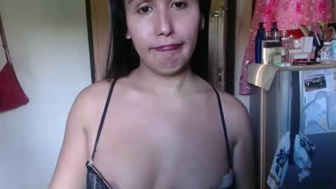 Snapshot of amysweetbabe chatting on September 28, 1:03 am amysweetbabe online show from September 28, 1:03 am