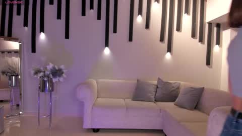 Snapshot of amywalker_ chatting on February 18, 9:54 am AMY WALKER online show from February 18, 9:54 am