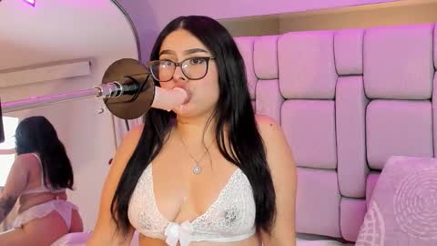 amywhitte_ online show from December 3, 7:58 pm