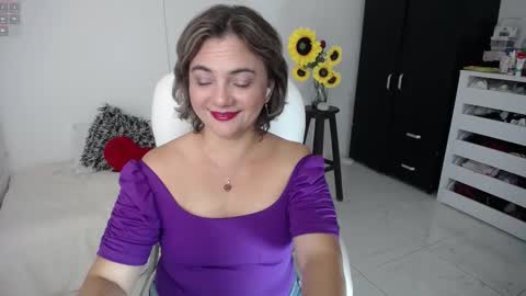 Snapshot of ana_hotmilfx chatting on March 12, 12:42 am ANA online show from March 12, 12:42 am