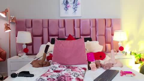 anaa_bellaa online show from April 9, 12:22 pm