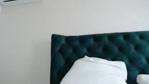 Ana online show from October 2, 10:03 am