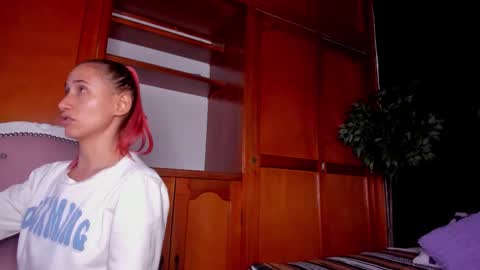 Anahi online show from January 8, 3:12 am