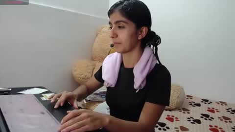 Anahi Browns online show from March 11, 9:07 pm