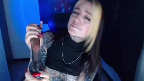 Snapshot of anai_gomez chatting on February 6, 9:38 pm Callme Mistress Ani online show from February 6, 9:38 pm