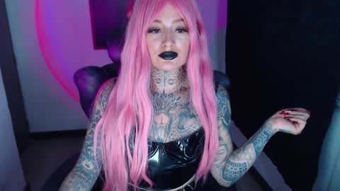 Snapshot of anai_gomez chatting on February 5, 11:39 pm Callme Mistress Ani online show from February 5, 11:39 pm