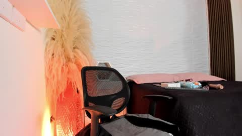 Im Sara  online show from April 1, 4:13 am