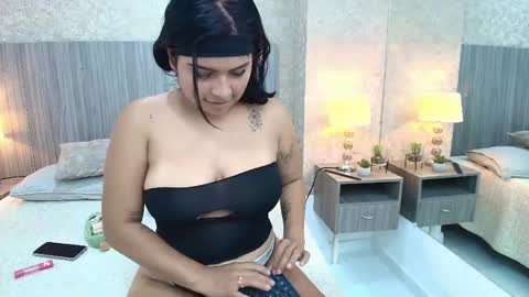 Anais online show from June 1, 6:20 pm