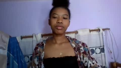 anaissa23 online show from June 28, 2:40 am