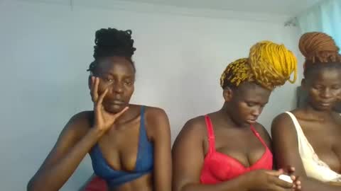 Snapshot of analeia_ chatting on January 30, 8:43 am Analeia online show from January 30, 8:43 am